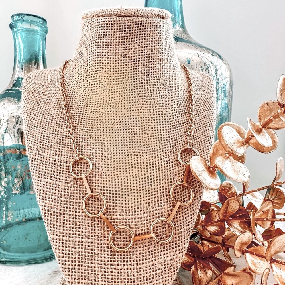 NEW Gold Circle Link Necklace - Picture 6 of 9